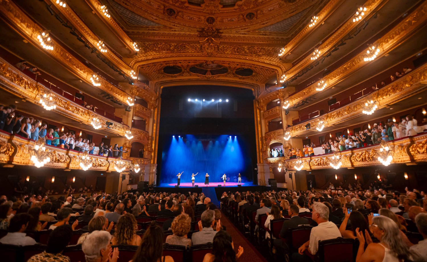 Celebración de la XXIV Gala Catalunya Aixeca el Teló